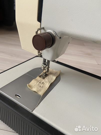 Швейная машина Чайка 134А