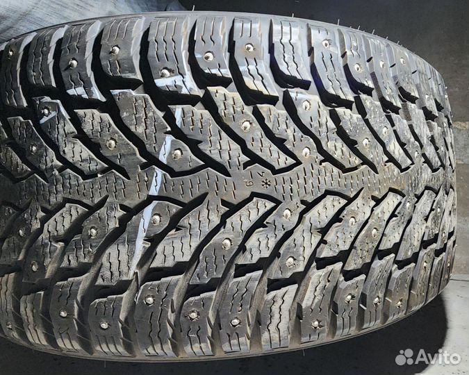 Nokian Tyres Hakkapeliitta 9 245/40 R20