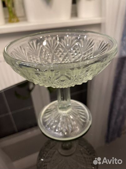 Вазочка на ножке