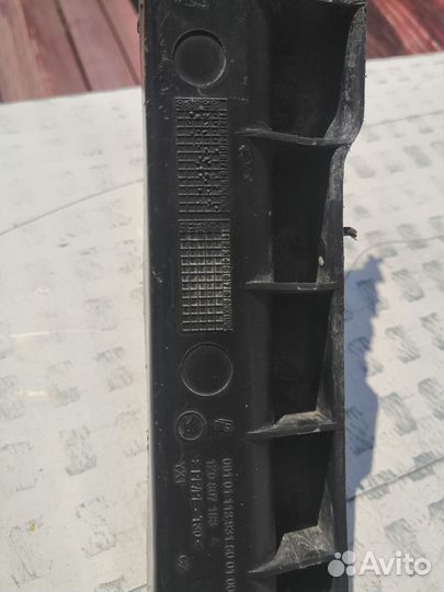 Кронштейн бампера октавия А5