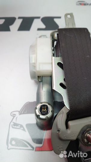 Ремень безопасности передний Mitsubishi Lancer