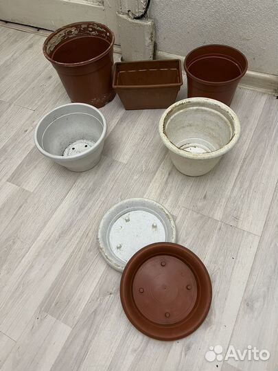 Цветочные горшки пластик б/у