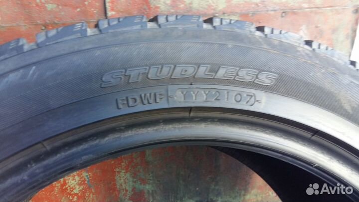 Yokohama Ice Guard IG20 255/45 R18 99Q