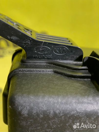 Блок предохранителей под капот Hyundai Solaris RB