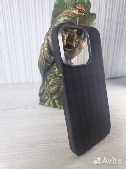 Чехол Kevlar для iPhone 15 Pro Max клетка