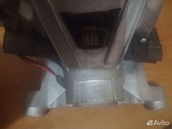 Двигататель стиральной машины