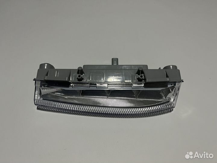 Левый ходовой огонь Mercedes W204 Mercedes W212