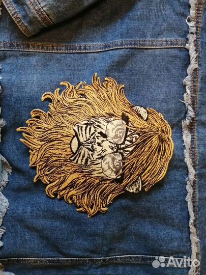 Нашивка Лев. Большая, новая