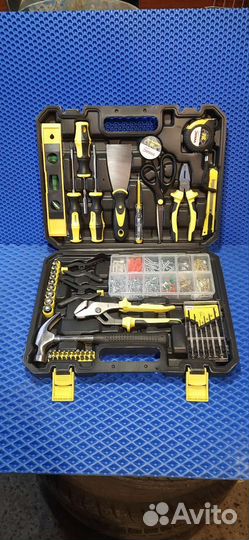 Набор жёлтых принадлежностей