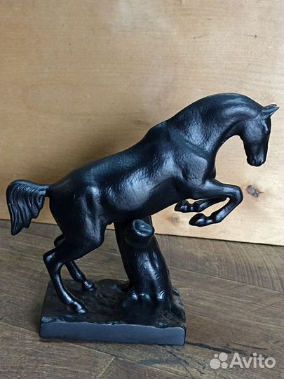 Конь через пень. Касли 1974. Чугун. СССР