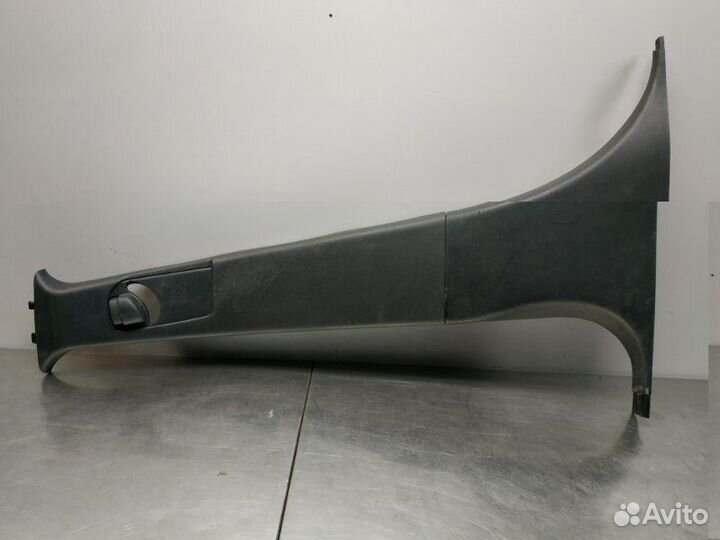 Обшивка центральной стойки левая Jeep Grand