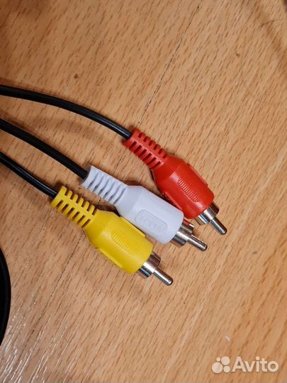 Аудио-видео переходник (3 тюльпана на джек)