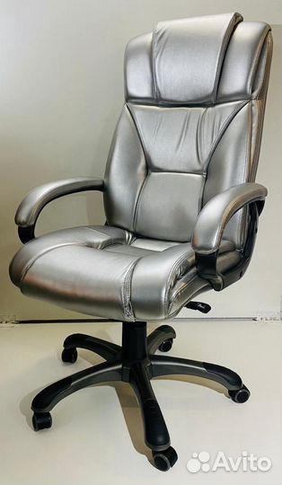 Офисное кресло