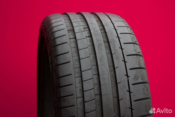 Michelin Pilot Super Sport 235/35 R19 94T