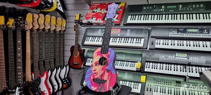 Укулеле новая