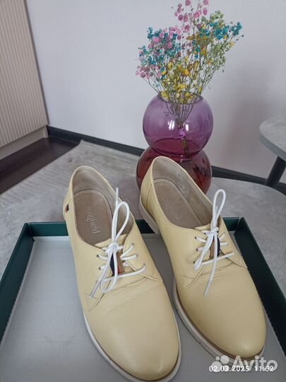 Туфли женские на шнурках