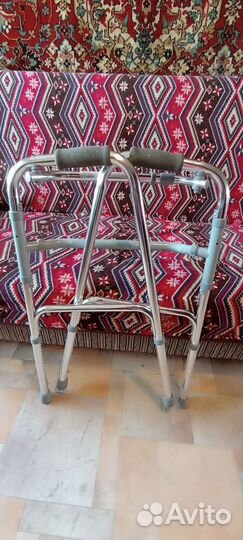 Ходунки для инвалидов