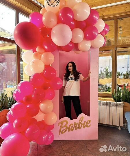 Фотозона Коробка Barbie и воздушный шар