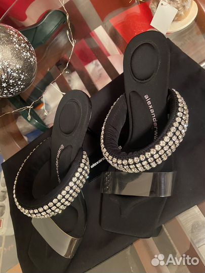 Босоножки женские