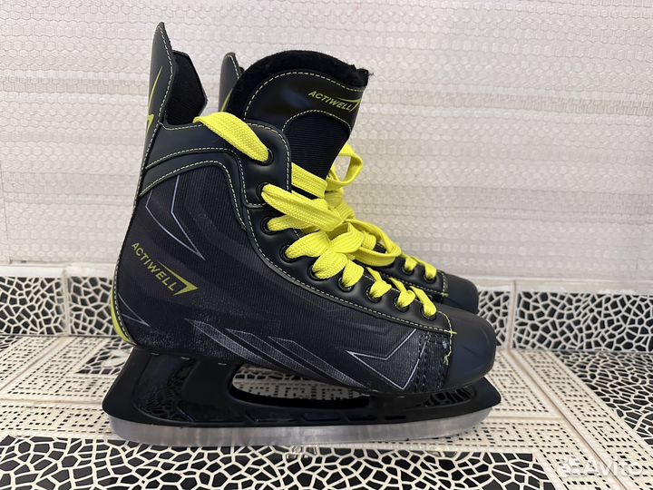 Коньки хоккейные 42 размер