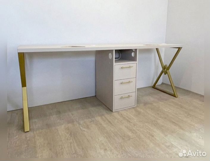 Столы для маникюра на 2 мастера в ассортименте