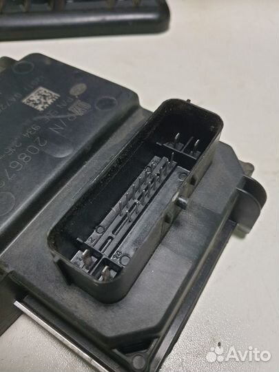 Блок управления топливным насосом Opel Astra J