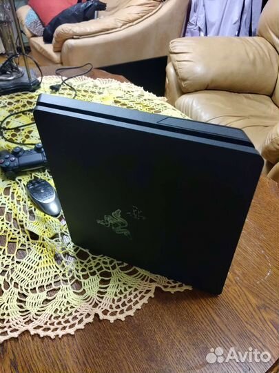 Sony playstation 4 slim