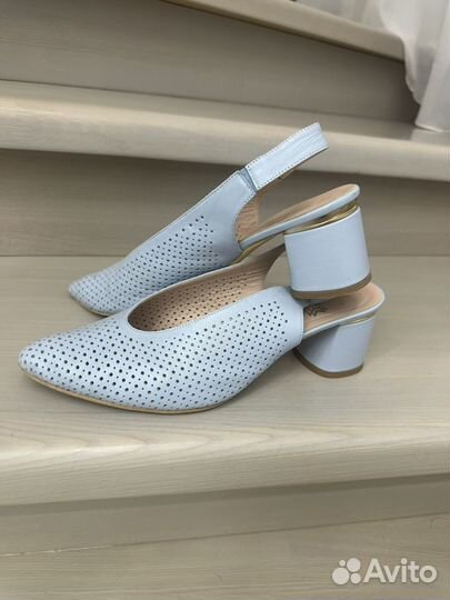 Босоножки женские