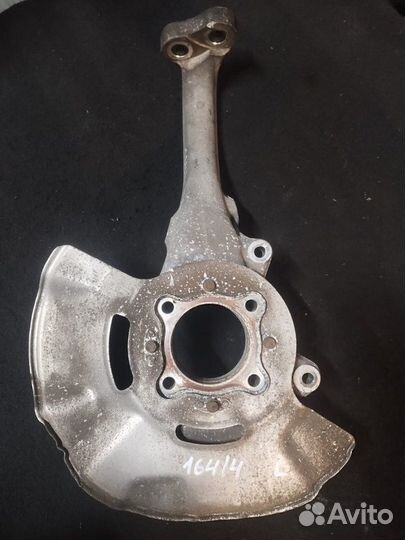 Кулак поворотный передний левый Hyundai Genesis