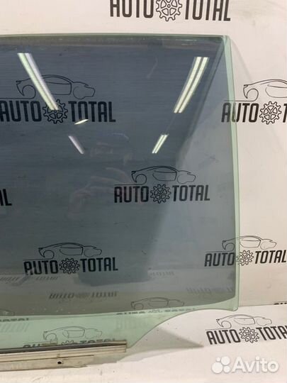 Стекло двери заднее правое Toyota Corolla 150 1ZR