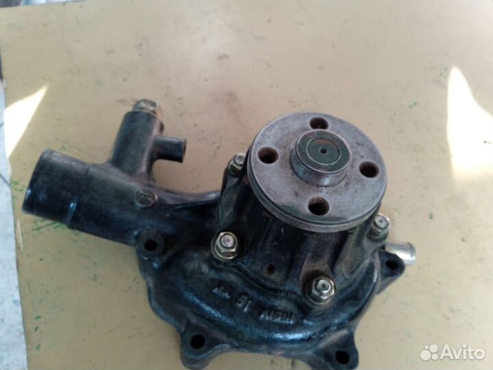 Помпа тоета дв. 4.2л