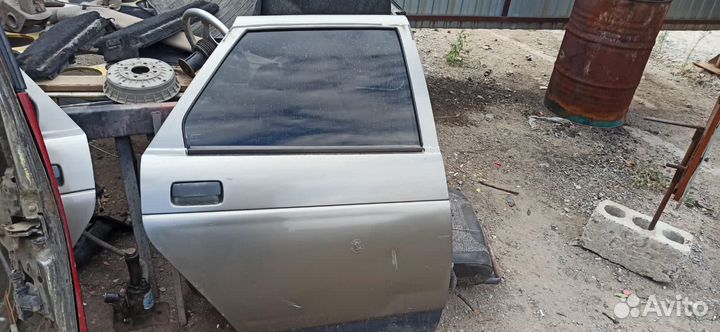 Дверь ваз 2112/2110 правая /левая зад приора