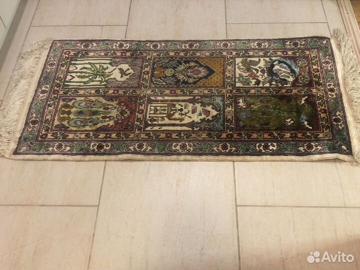 Шелковый коврик