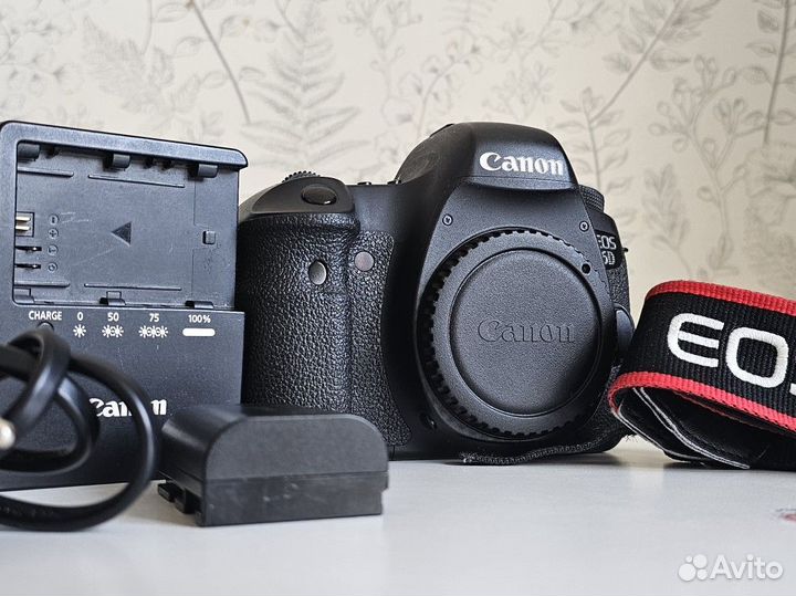 Зеркальный фотоаппарат Canon 6D Хороший Комплект