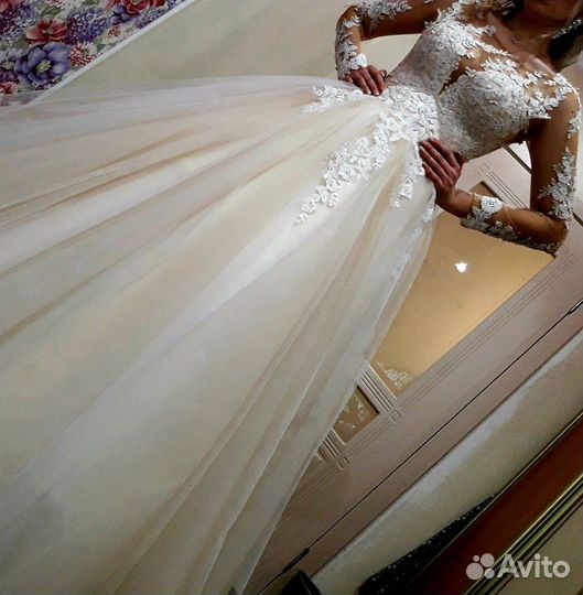 Свадебное платье