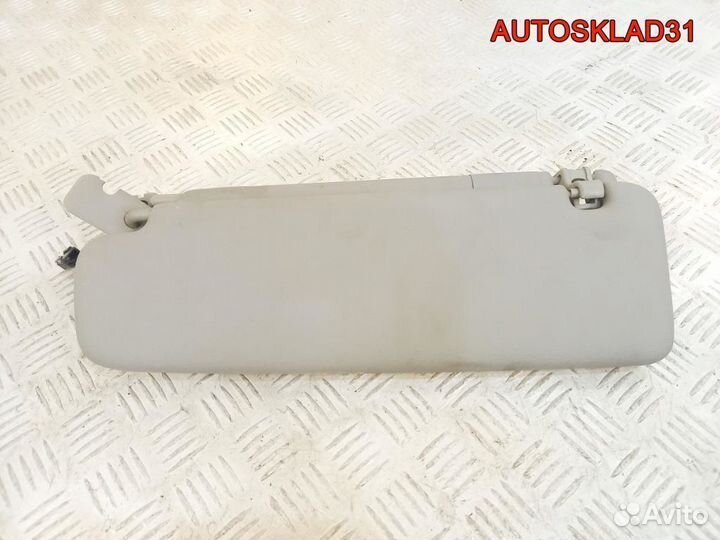 Козырек солнцезащитный правый VW Touareg 2002-2010