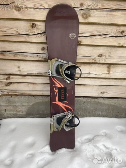 Сноуборд с креплениями fever 155см