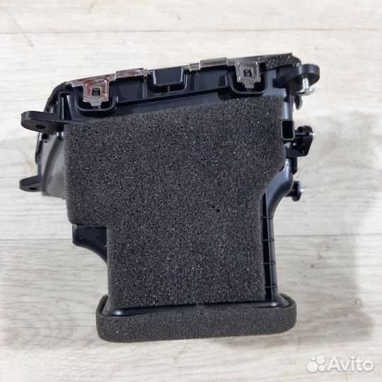 Дефлектор воздушный левый Kia Ceed Jd 2013