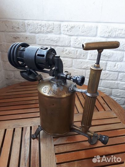 Антикварная паяльная лампа