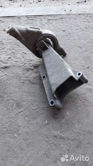 Кронштейн подушки двигателя правой LADA granta