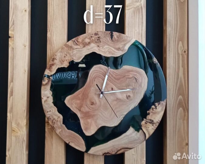 Настенные часы река из слэба и смолы