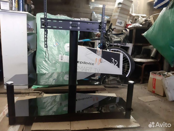 Стеклянная тумба под тв