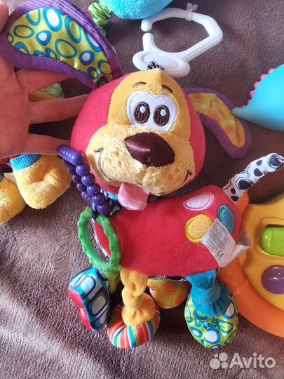 Мобиль на кроватку и игрушки