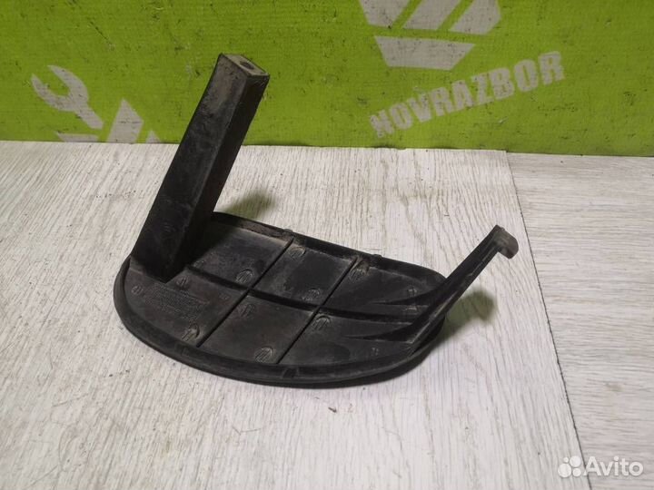 Заглушка в бампер Шевроле Ланос