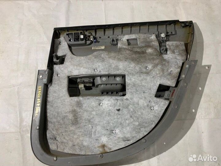 Обшивка двери задняя левая Chrysler 300C