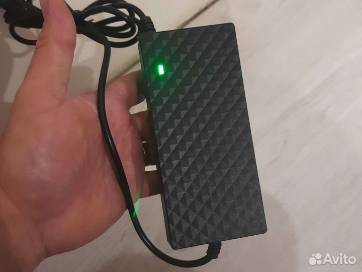 Зарядное устройство