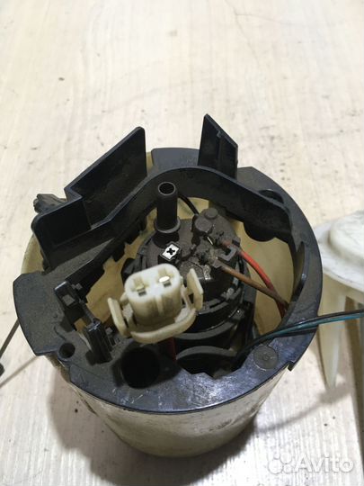 Топливный насос Mercedes Benz Е212