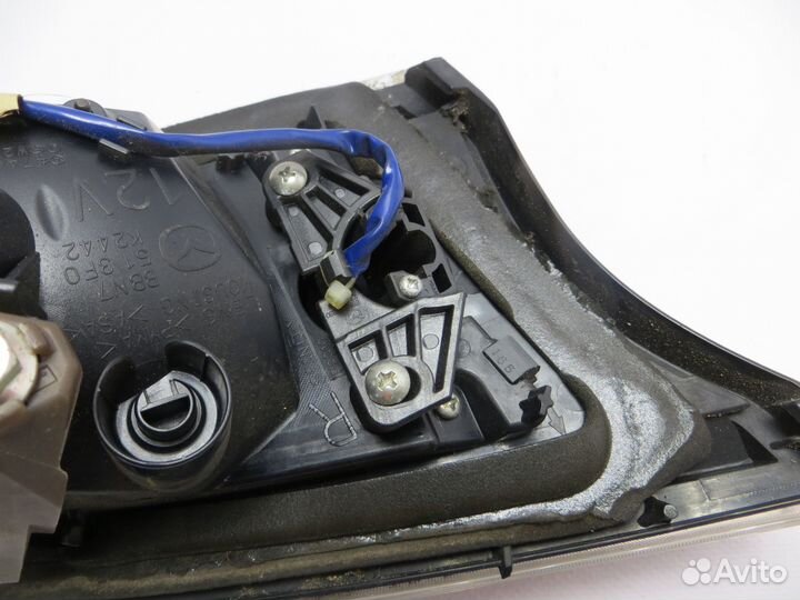 Фонарь крышки багажника правый Mazda 3 BL хэтчбек