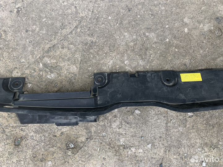 Subaru XV накладка замка капота