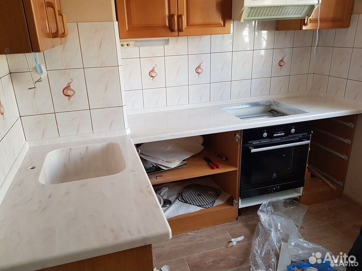 Встроенная столешница из камня м2